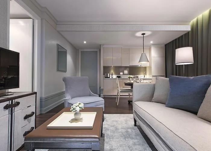 Oriental Hotell 5*