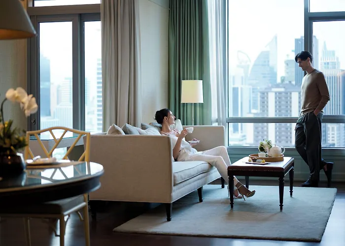 Oriental Hotel 5*